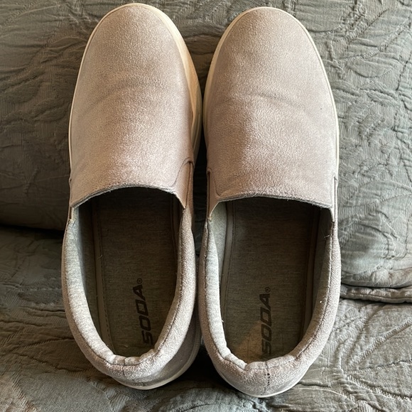 SODA Omaha Slip-On Sneakers - Picture 5 of 7